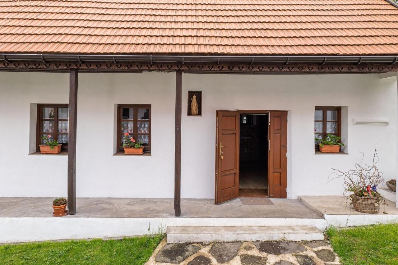 Ubytovanie Na Vcelej Farme Polichno Exterior photo